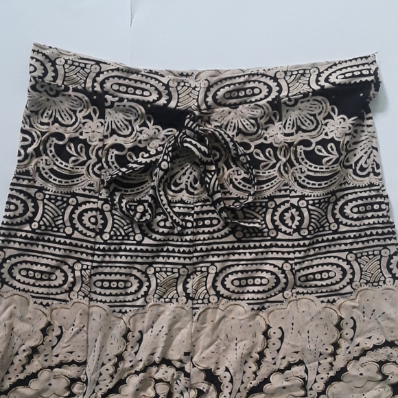 Top and skirt - Picture 6 of 6